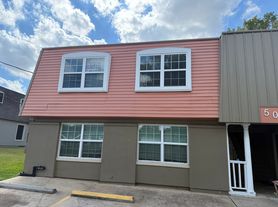 505 Waco St