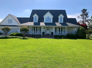 310 Plantation Dr, Alma, GA 31510