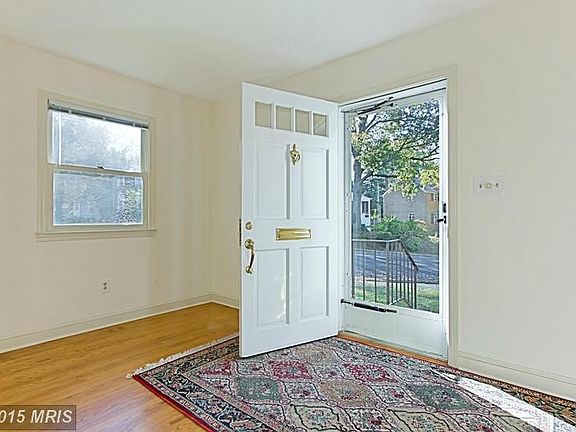5th image of 251 N Columbus St