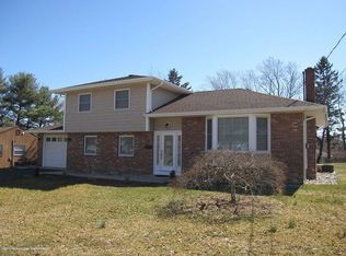 13 Lexington Rd, Howell, NJ 07731