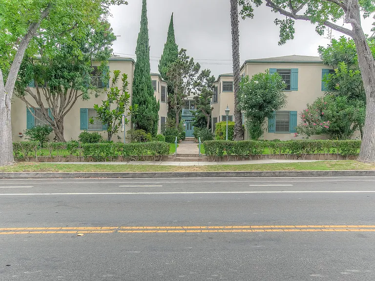 427 Montana Ave #22 — Photo 11