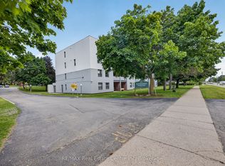 65 Silvercreek Pkwy N #401, Guelph, ON N1H 7R9