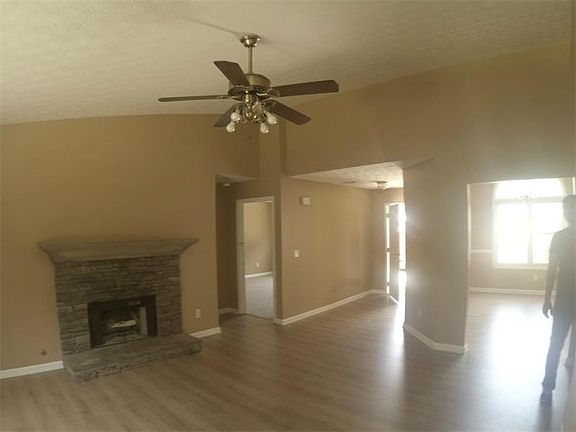 2nd image of 6288 Huntcliff Dr