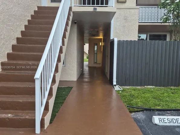 13787 SW 66th St APT 153-D, Miami, FL 33183