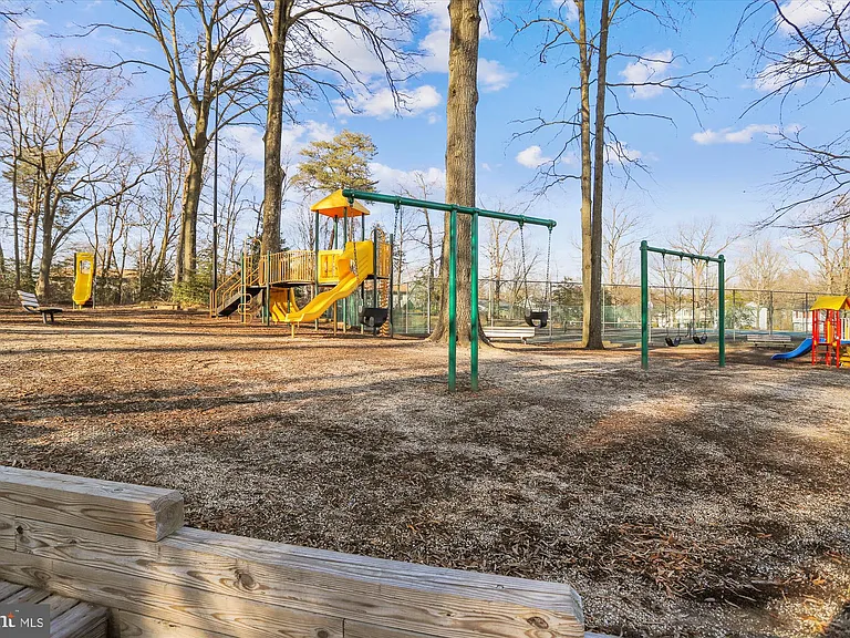3512 Old Crown Dr — Photo 31