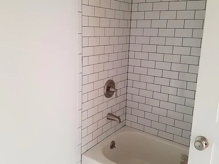 208 W Giddens Ave — Photo 14