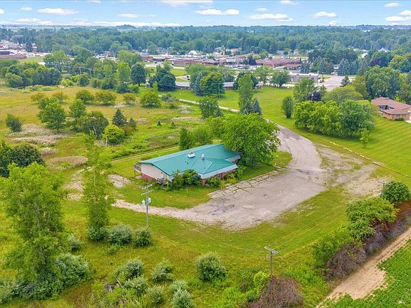 2nd image of 2701 Golf Course Dr