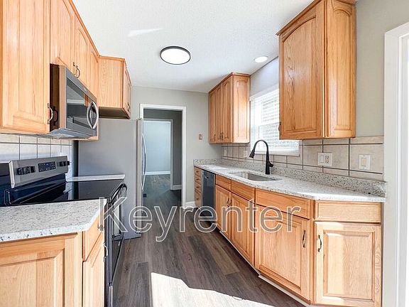 3rd image of 1933 Penwood Dr