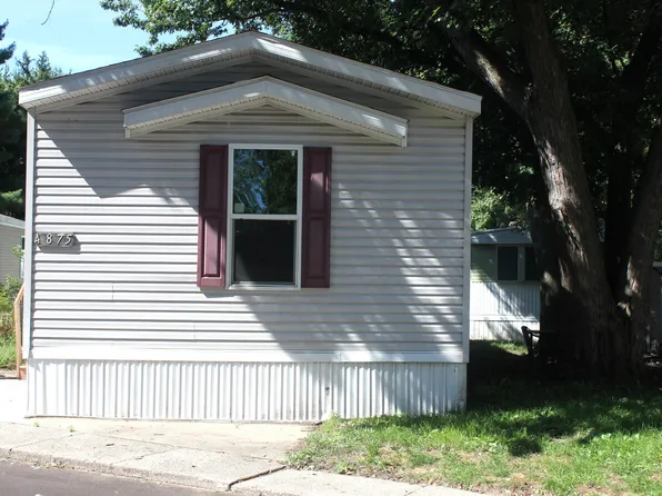 4875 Pamela Ave SE, Kentwood, MI 49548