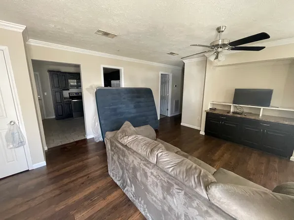 300 Carver Dr, Starkville, MS