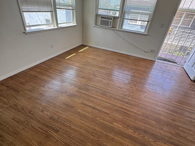 1225 S Fairfax Ave #6 — Photo 6