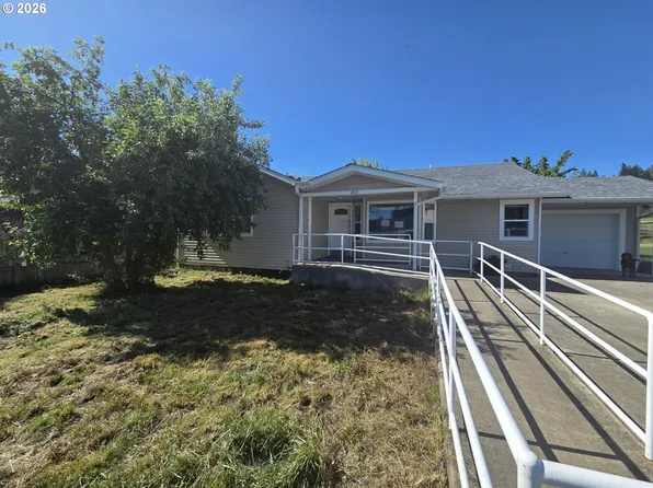 863 W 1st Ave, Sutherlin, OR 97479