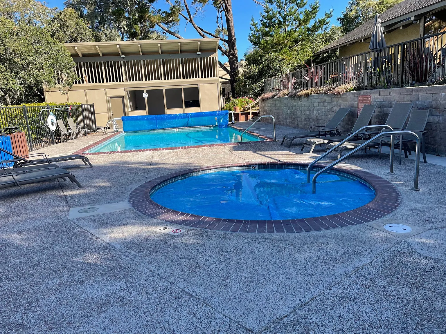 11 Montsalas Dr — Photo 4