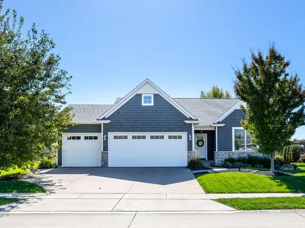 3619 Cobblestone Dr, Bettendorf, IA 52722