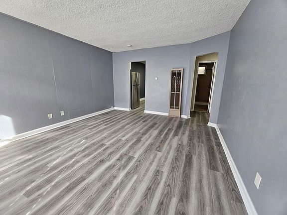 Living room - photo 1