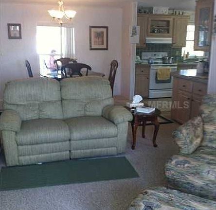 5th image of 720 Holiday Dr