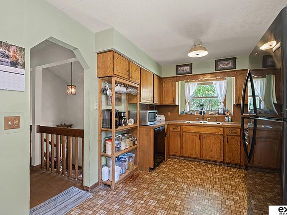 5th image of 8510 S 142nd Ave