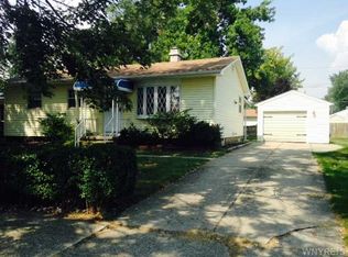 14 Ridgedale Cir, Tonawanda, NY 14150