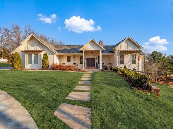 8151 Spanker Ridge Rd, Bentonville, AR 72712