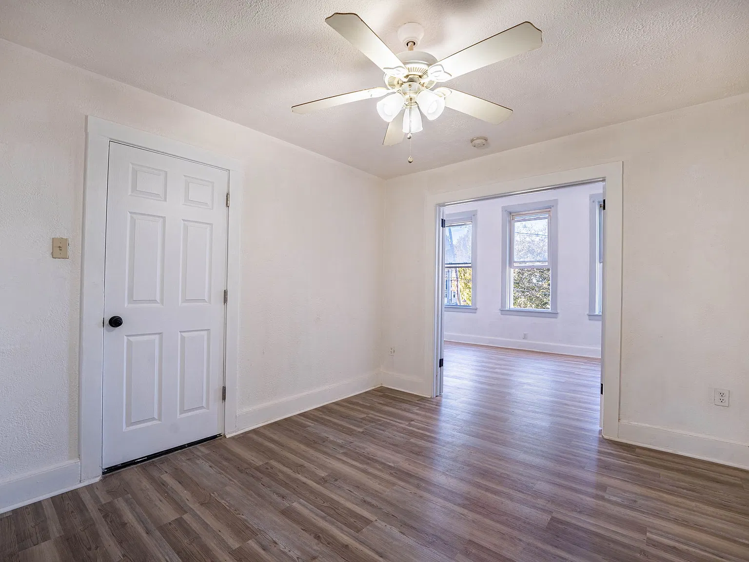 2 bed, $2,000 — Photo 4
