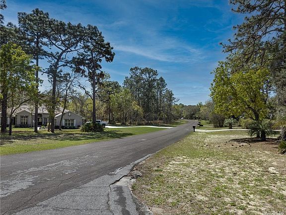 3rd image of 4981 N Baywood Dr