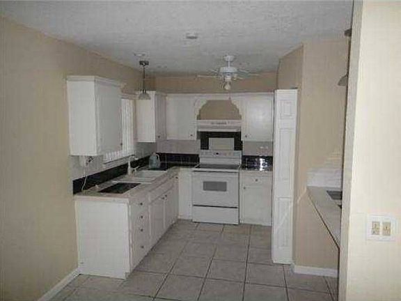4th image of 1192 S Deerfield Ave