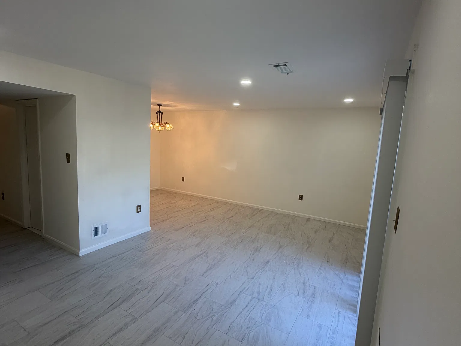 3 bed, 1.5 bath, 1332 sqft, $2,400 — Photo 3