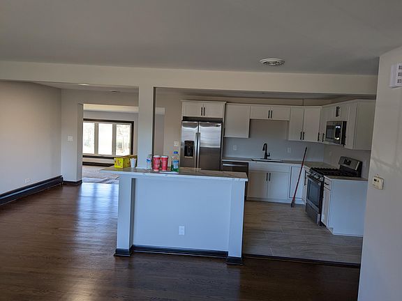 3rd image of 2839 Briarwood Dr E