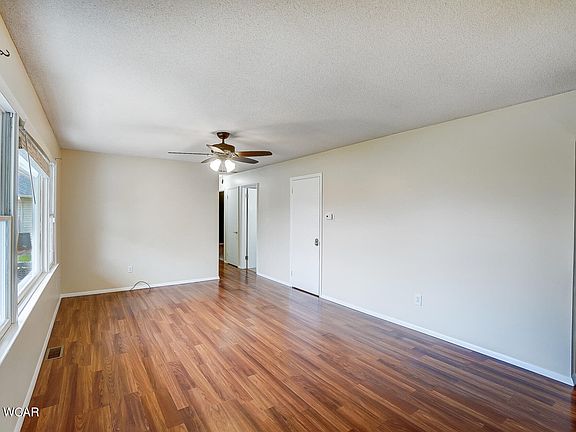 4th image of 243 Barnsbury Dr