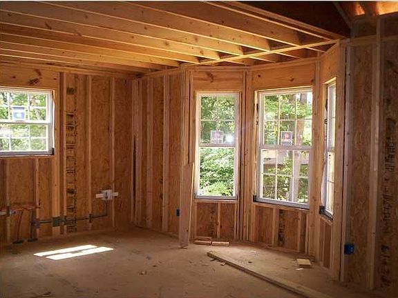 2nd image of 1009 Falcon Run Dr