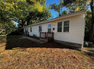 207/209 Spring St, Belton, MO 64012