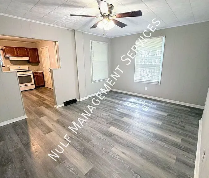 506 Farnsworth Ave — Photo 4