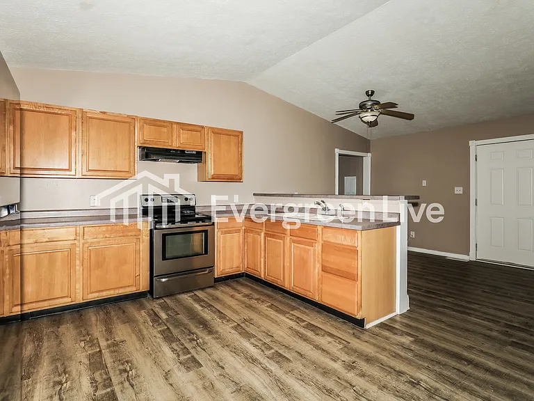6101 Old Mill Dr — Photo 6