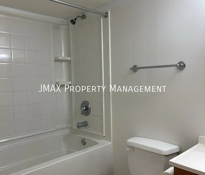 5240 Springlawn Ave — Photo 15