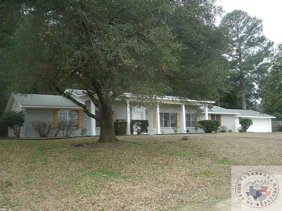 1st image of 40 S Valley Dr