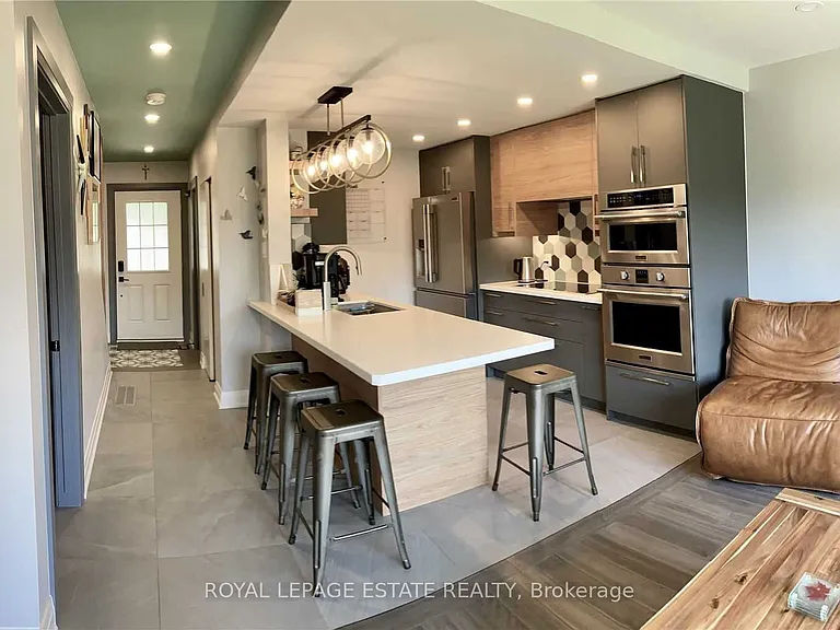 35 Queenslea Dr #70 — Photo 4