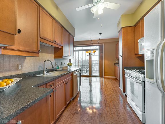 3rd image of 132 W Johnson St Unit 405