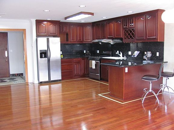 3rd image of 499 33rd Ave APT 201