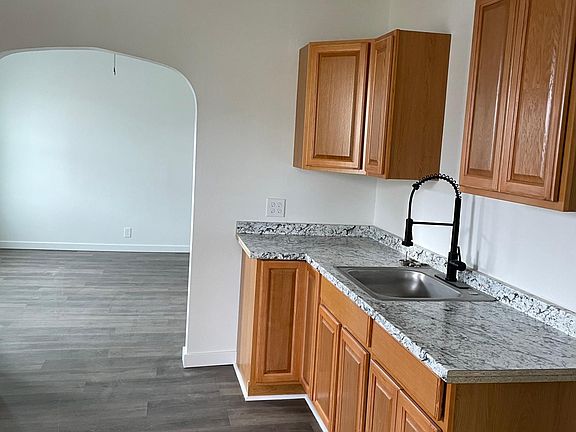 3rd image of 62 James St #3