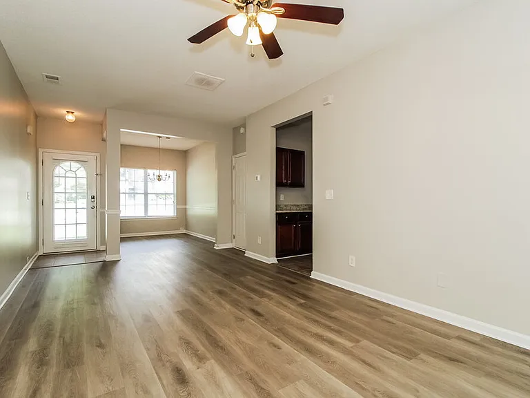 2264 Crossrail Dr — Photo 5
