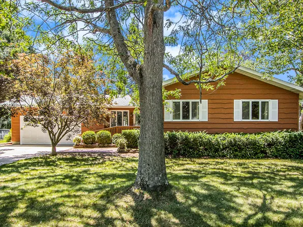 1050 N Gun River Dr, Plainwell, MI 49080