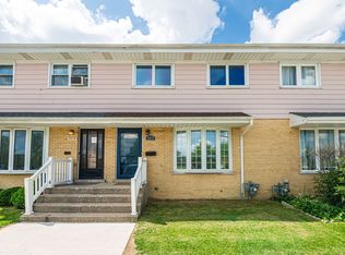 9875 Soreng Ave, Schiller Park, IL 60176