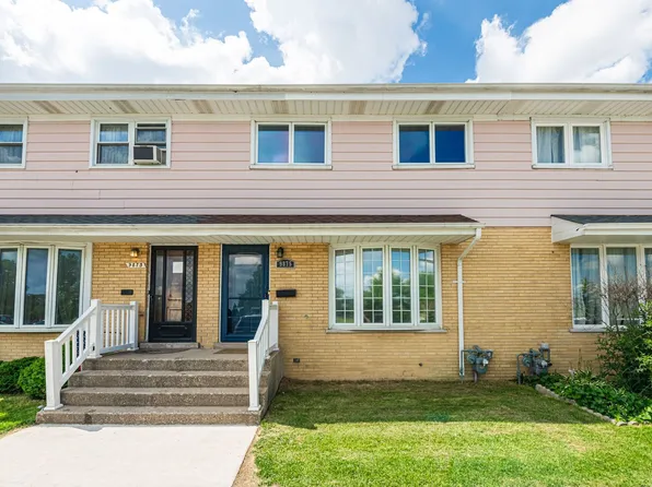 9875 Soreng Ave, Schiller Park, IL 60176