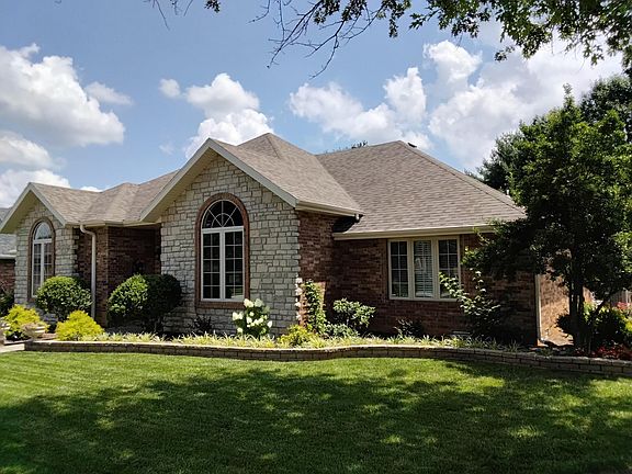 2nd image of 1326 N Lennox Court