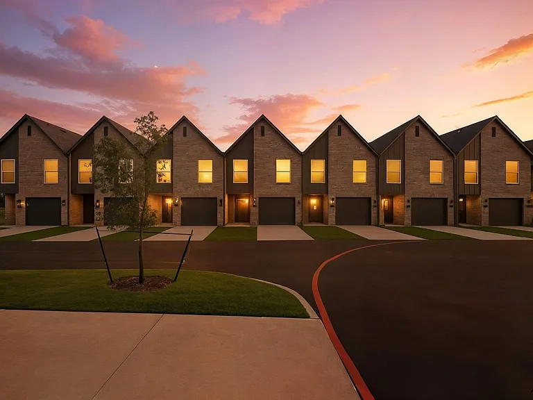 Now offering One & Half Month Free Rent *Advertised Rate is Reflective of Special Offer!* — Photo 63