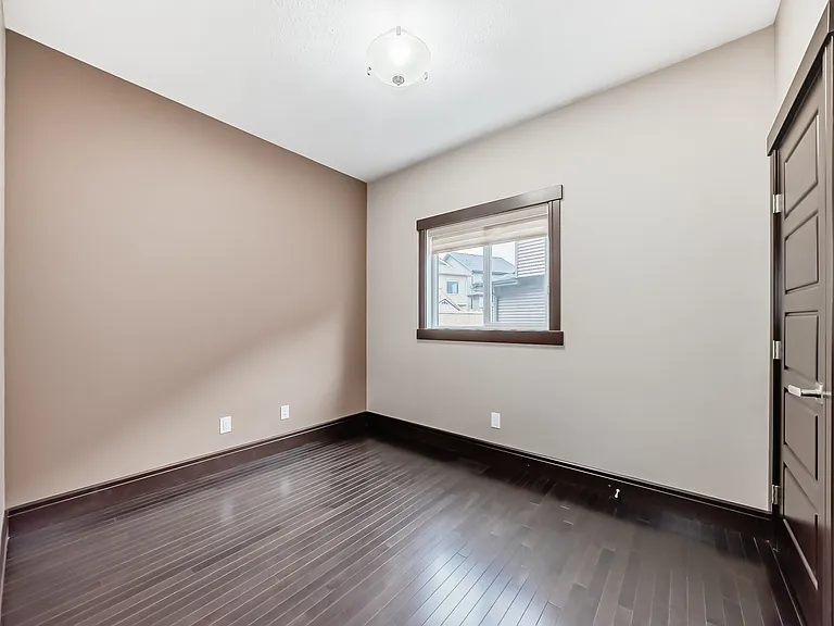 3015 Winspear Cmn SW — Photo 57