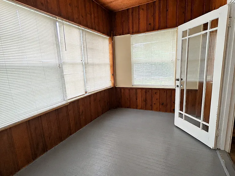 735 N Westmoreland Dr — Photo 35