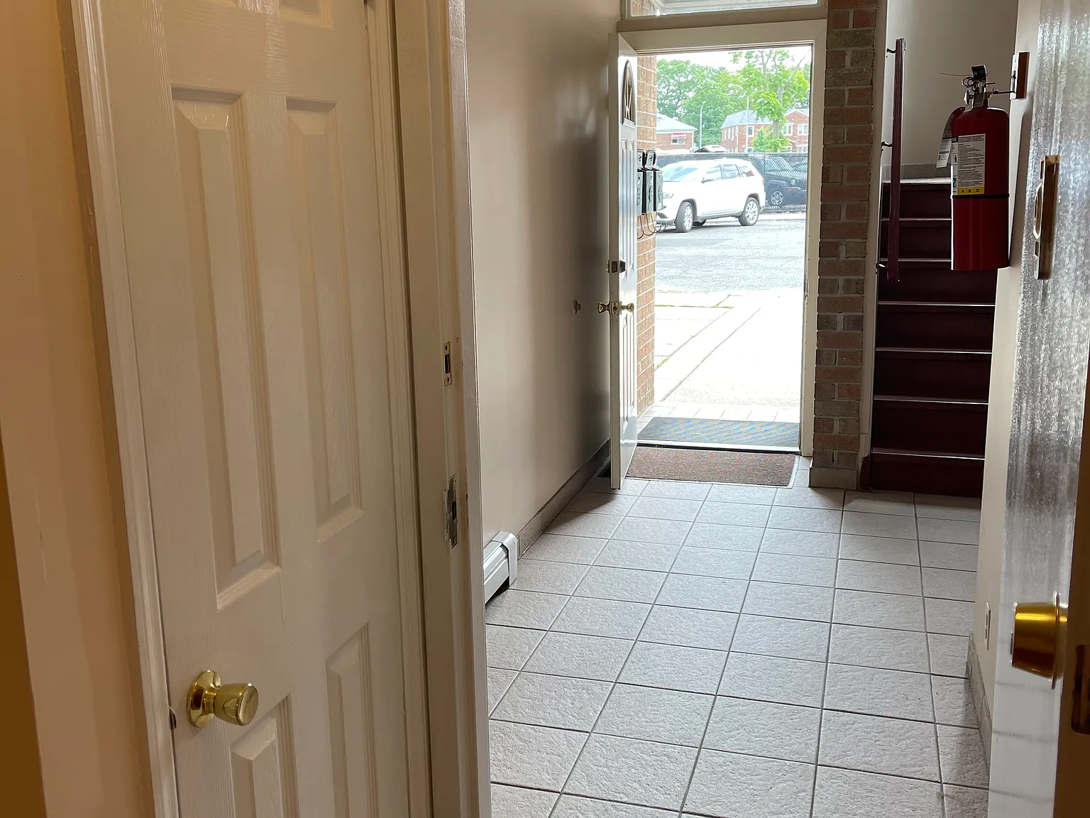 1 bed, 800 sqft, $2,100 — Photo 2