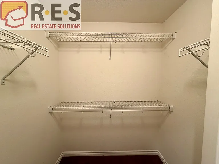 10761 Glengate Cir — Photo 22