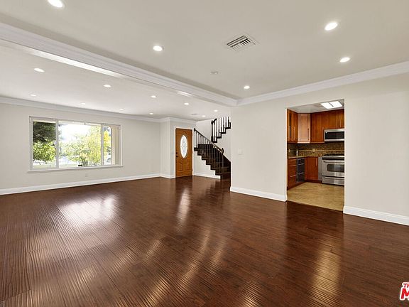 5th image of 7901 Babcock Ave